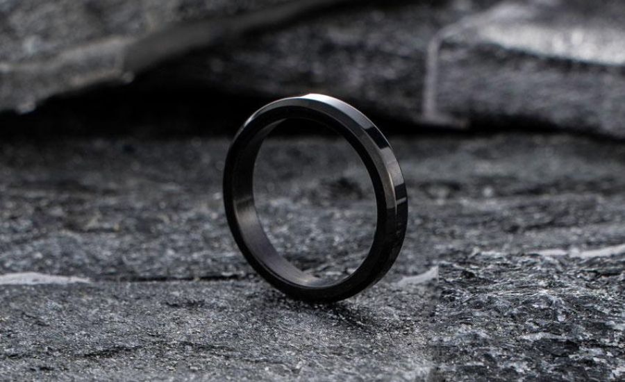 black wedding ring