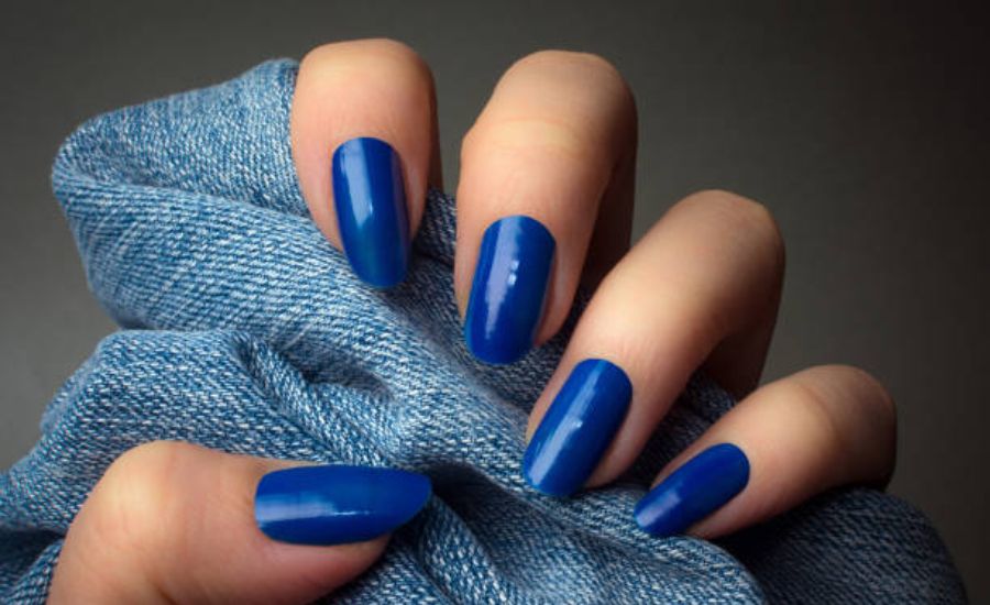 blue nails